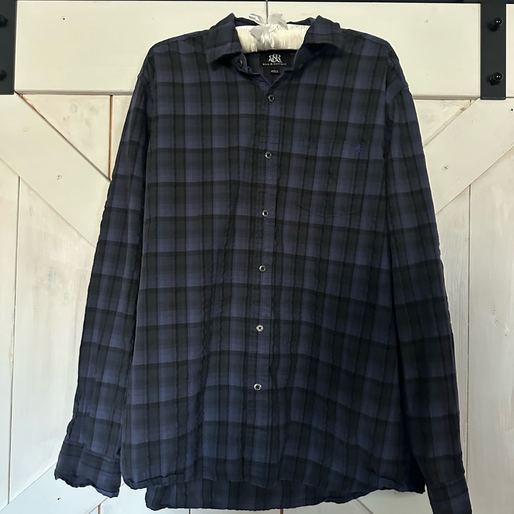 Abercrombie & Fitch Navy Plaid Button Down Shirt
